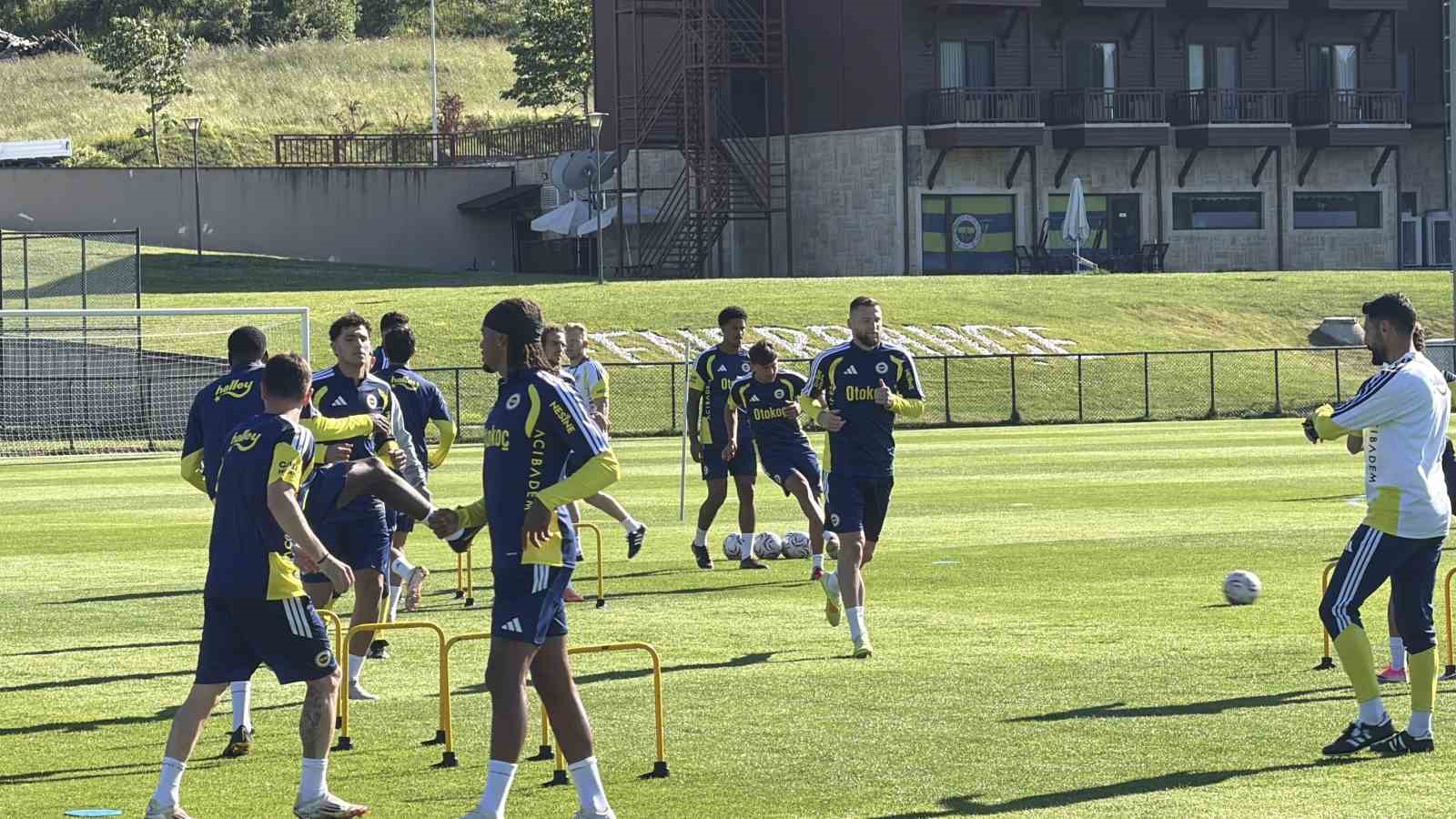Topuk Yaylası’nda sarı-lacivert coşku: Fenerbahçe’yi 20 bin taraftar yalnız bırakmadı