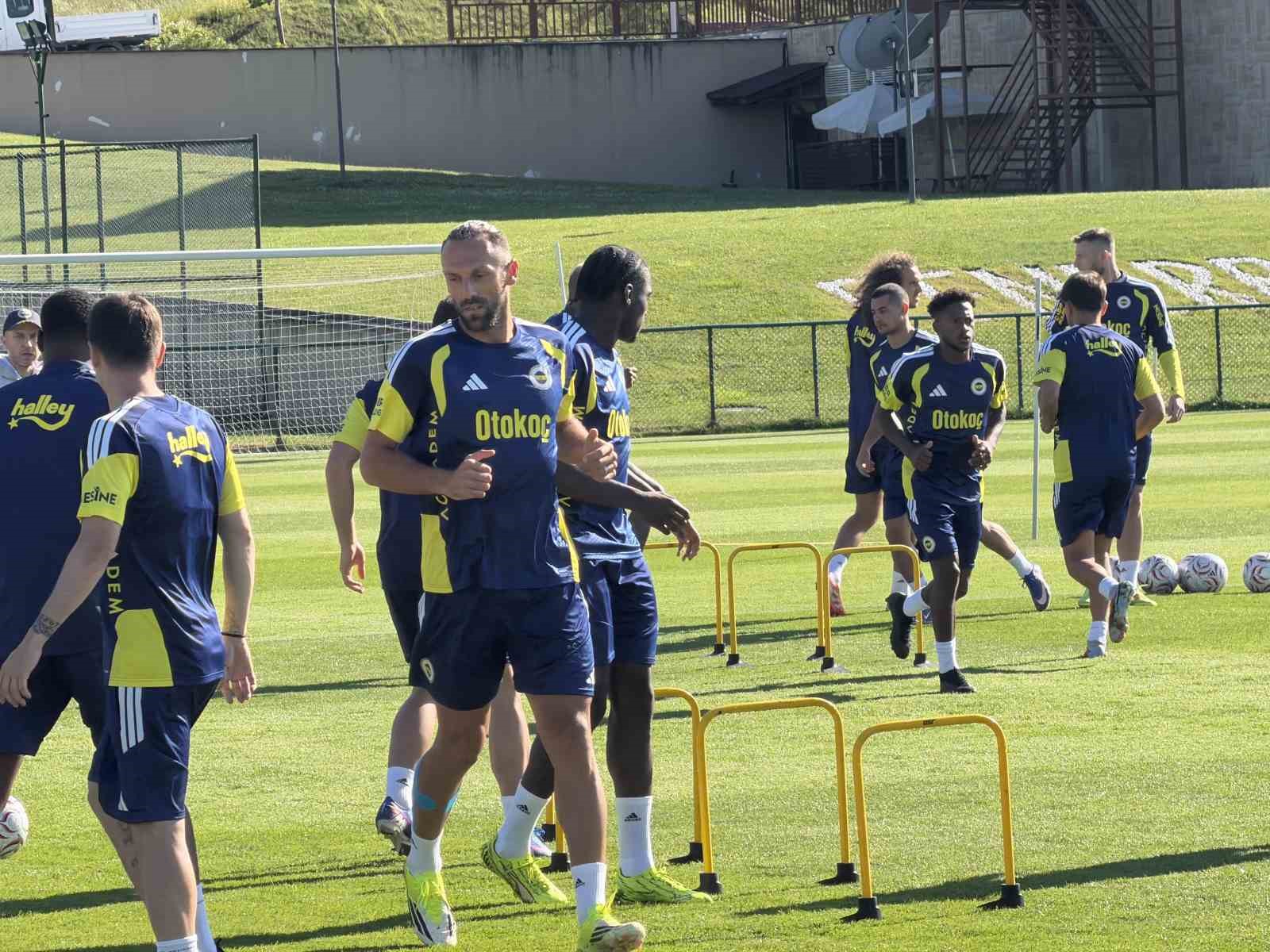 Topuk Yaylası’nda sarı-lacivert coşku: Fenerbahçe’yi 20 bin taraftar yalnız bırakmadı