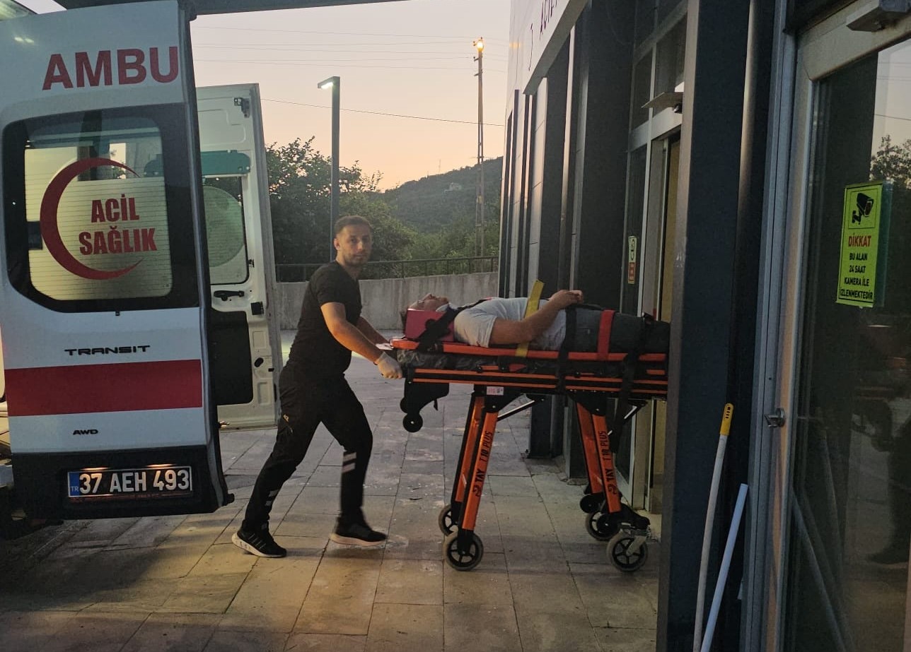 Kastamonu’da yayaya çarpan motosikletin sürücüsü yaralandı