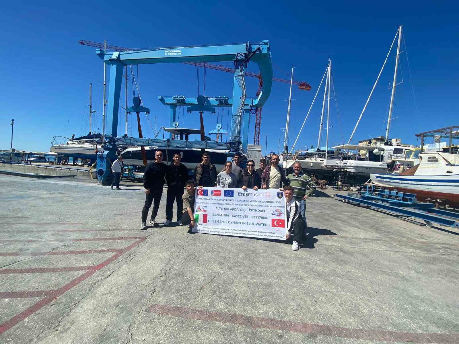 Ayvalıklı deniz öğrencileri Avrupa’da staj yaptı