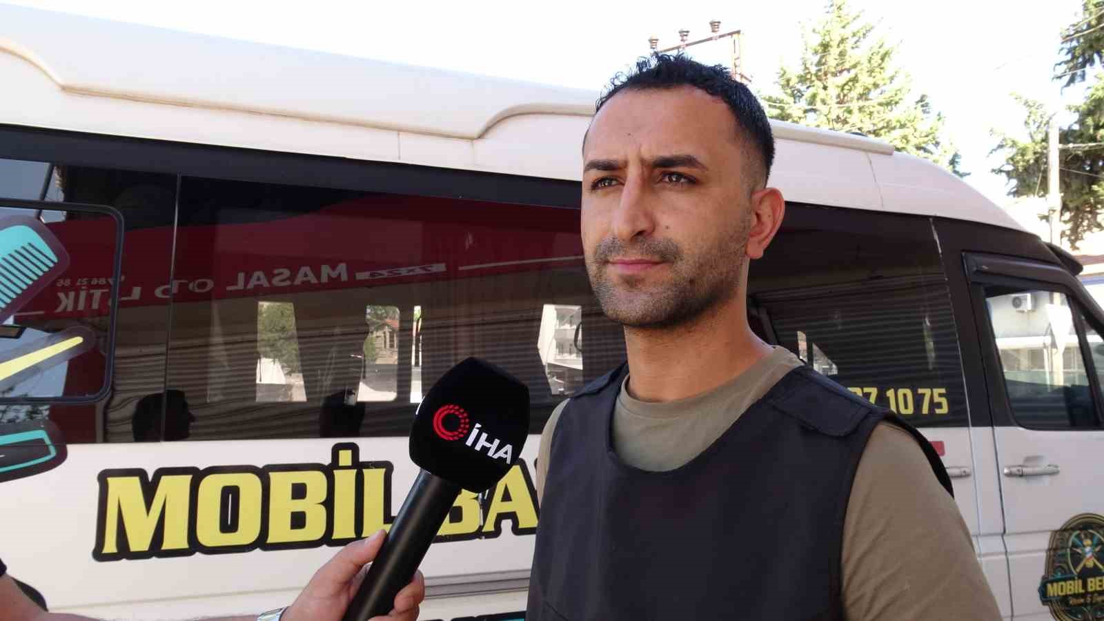 Uzman çavuşluğu bırakıp mobil berber oldu