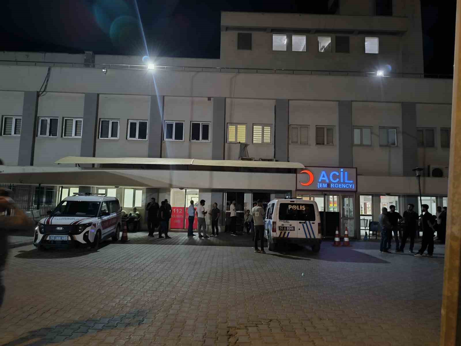 Siirt’te silahlı kavga: Baba ve oğlu yaralandı