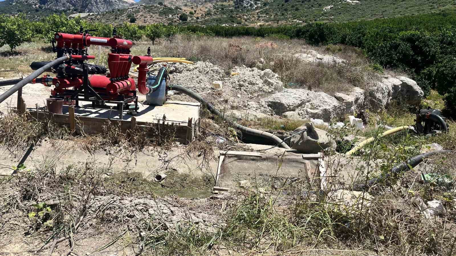 Adana’da 7 aydır tamir edilmeyen pompa üreticiyi isyan ettirdi
