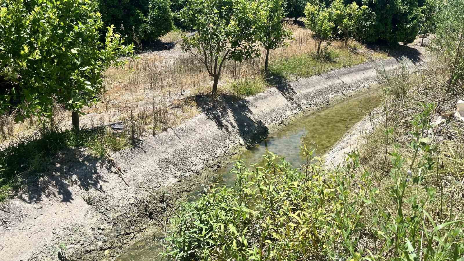 Adana’da 7 aydır tamir edilmeyen pompa üreticiyi isyan ettirdi