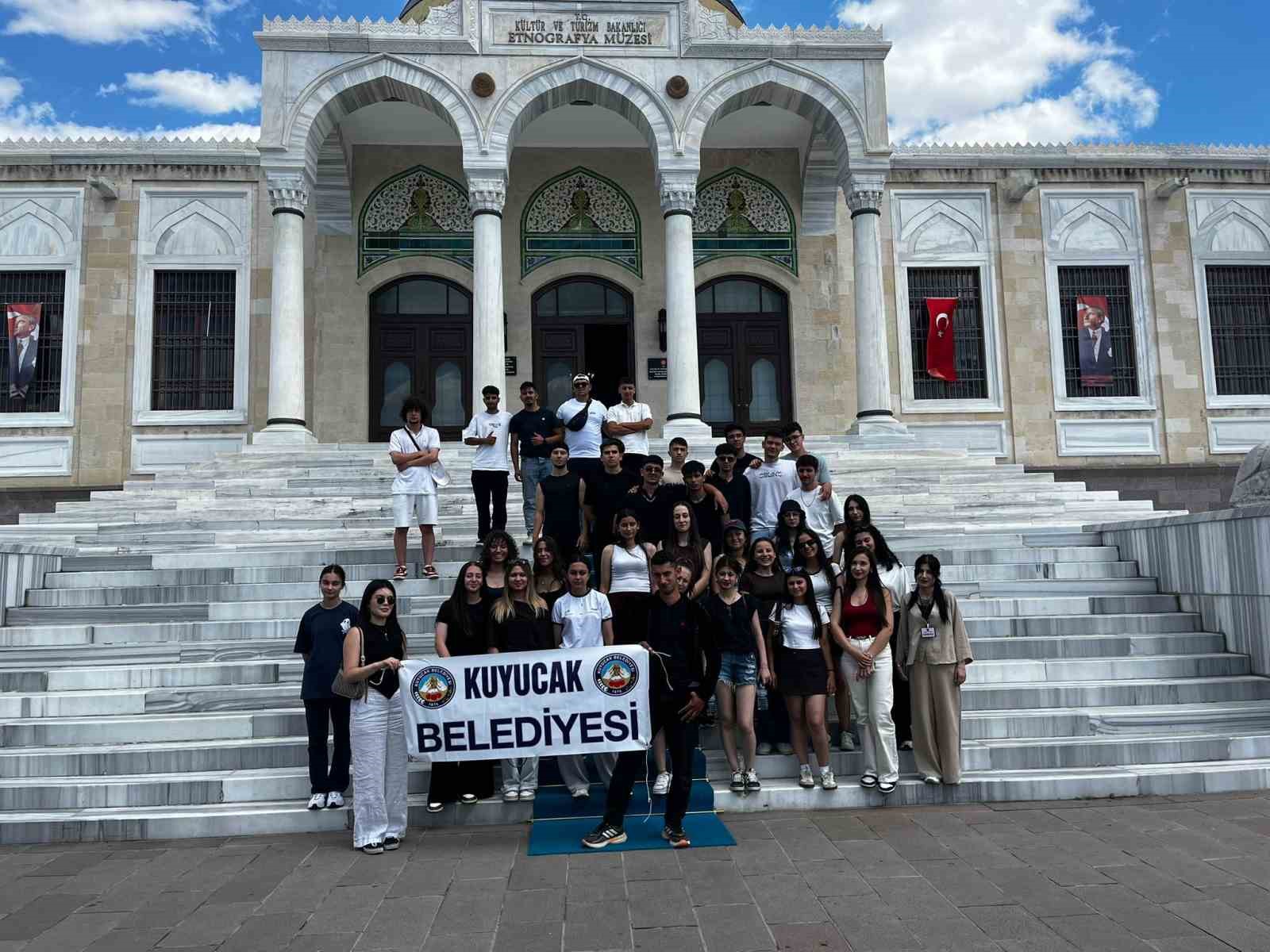 Başkan Doğanca’dan öğrencilere diploma jesti