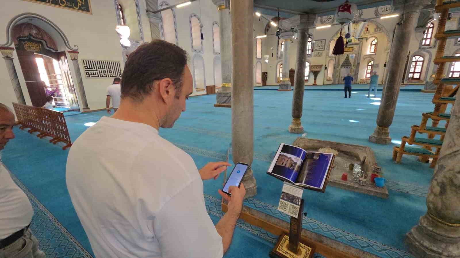 Kütahya Ulu Camii’nde karekod destekli dijital rehber dönemi başladı