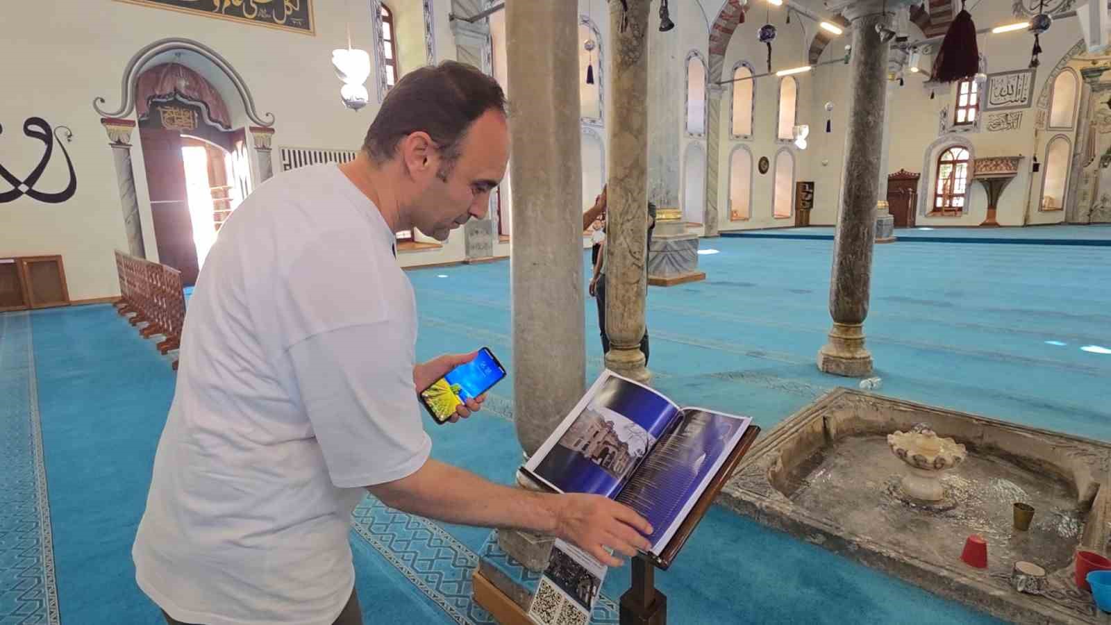 Kütahya Ulu Camii’nde karekod destekli dijital rehber dönemi başladı