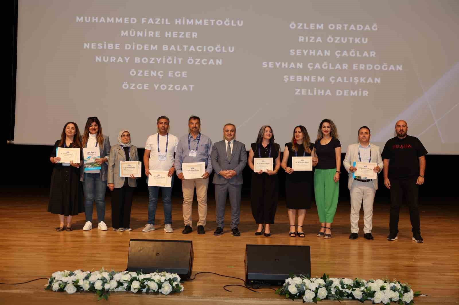 ERÜ mezunları yeniden kampüste bir araya geldi