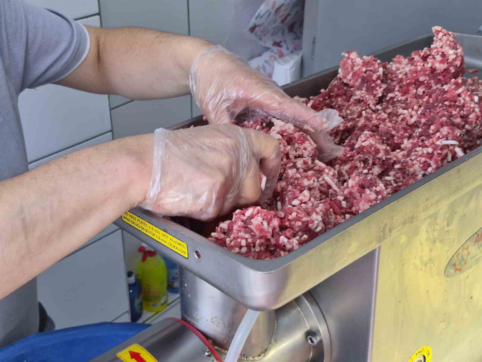 Sıcak havalarda kırmızı et ve tavuk tüketimine dikkat