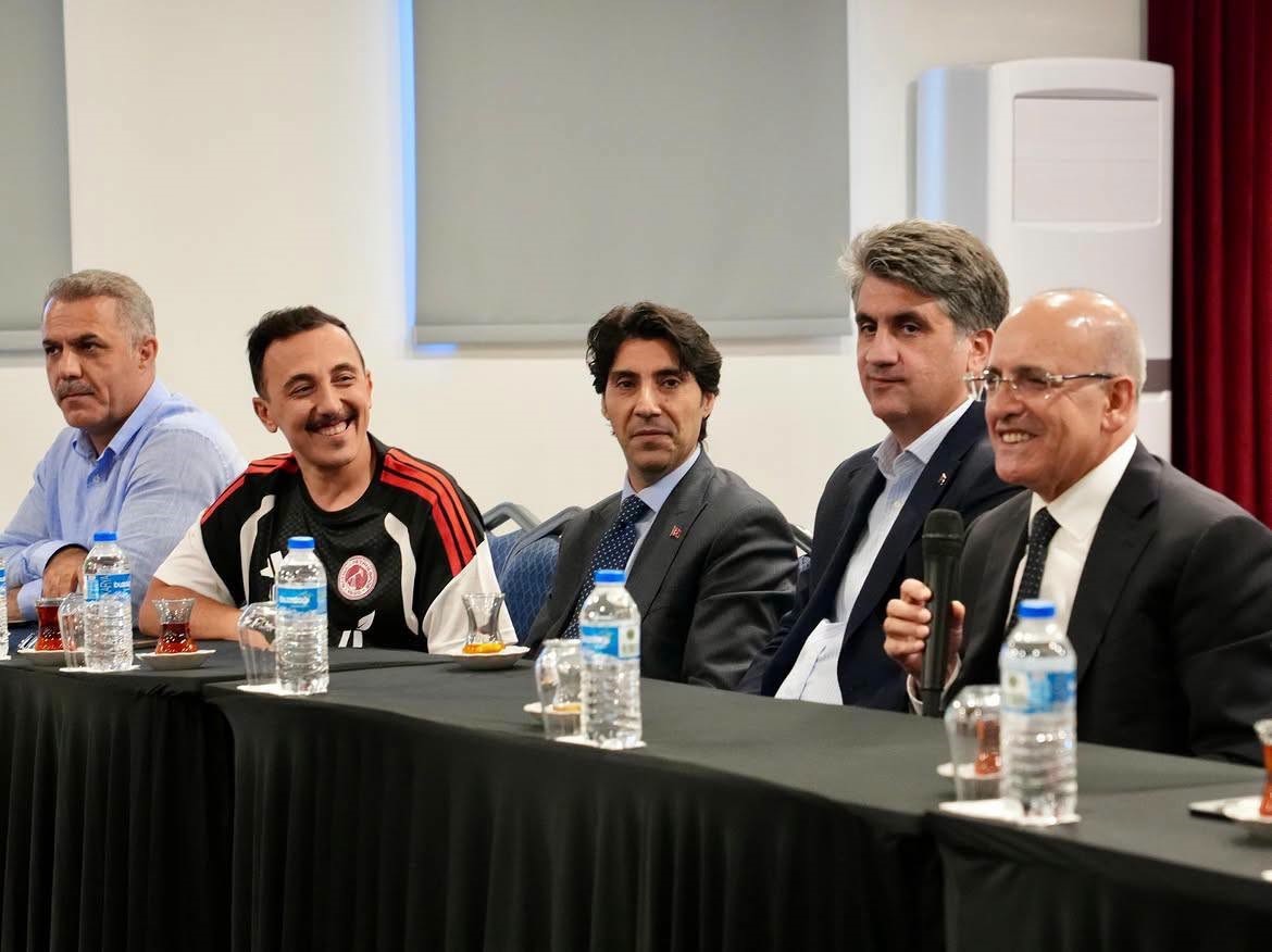 Bakan Şimşek, Bolu kampındaki Batman Petrolspor’u ziyaret etti