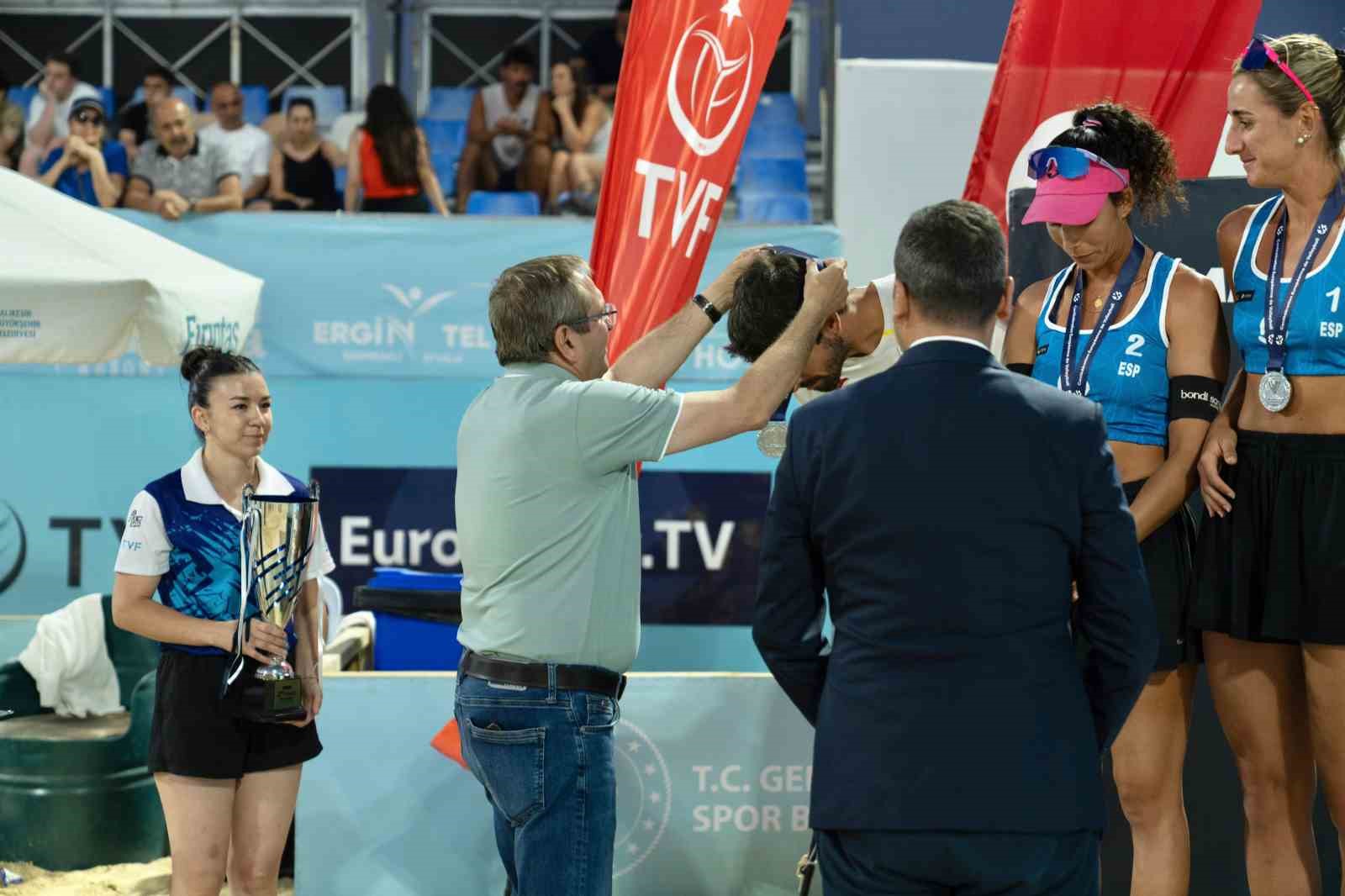 Ayvalık, Dünya Plaj Voleybolu heyecanına ev sahipliği yaptı