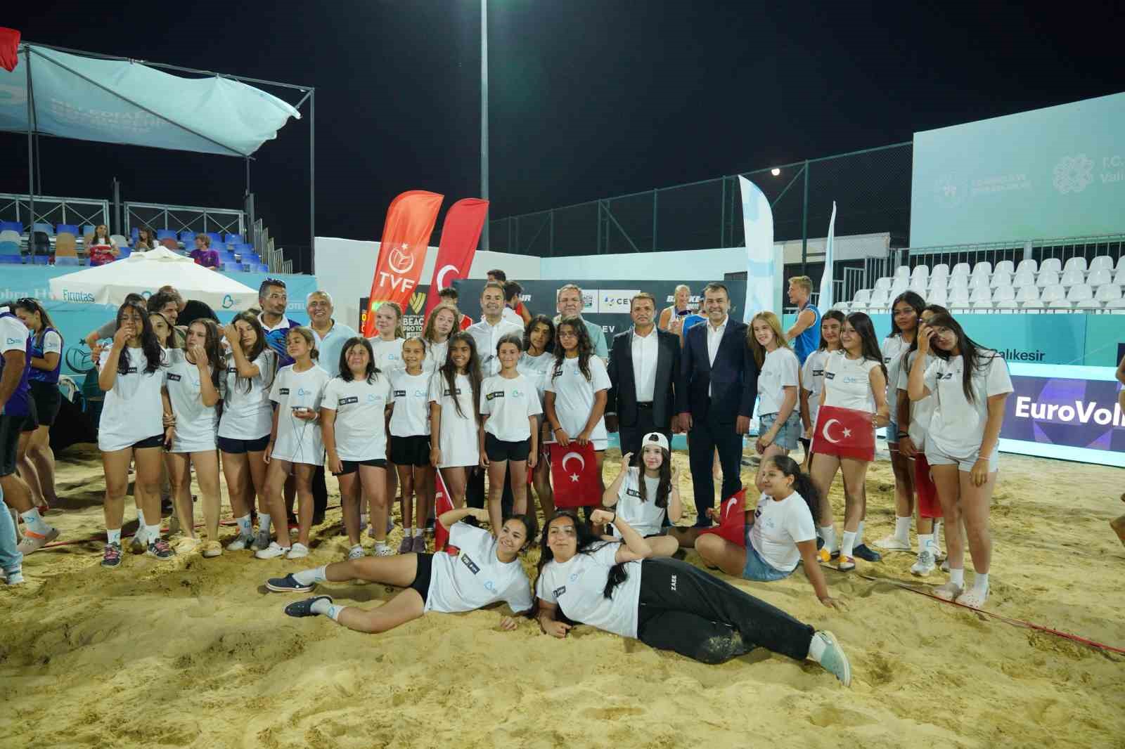 Ayvalık, Dünya Plaj Voleybolu heyecanına ev sahipliği yaptı