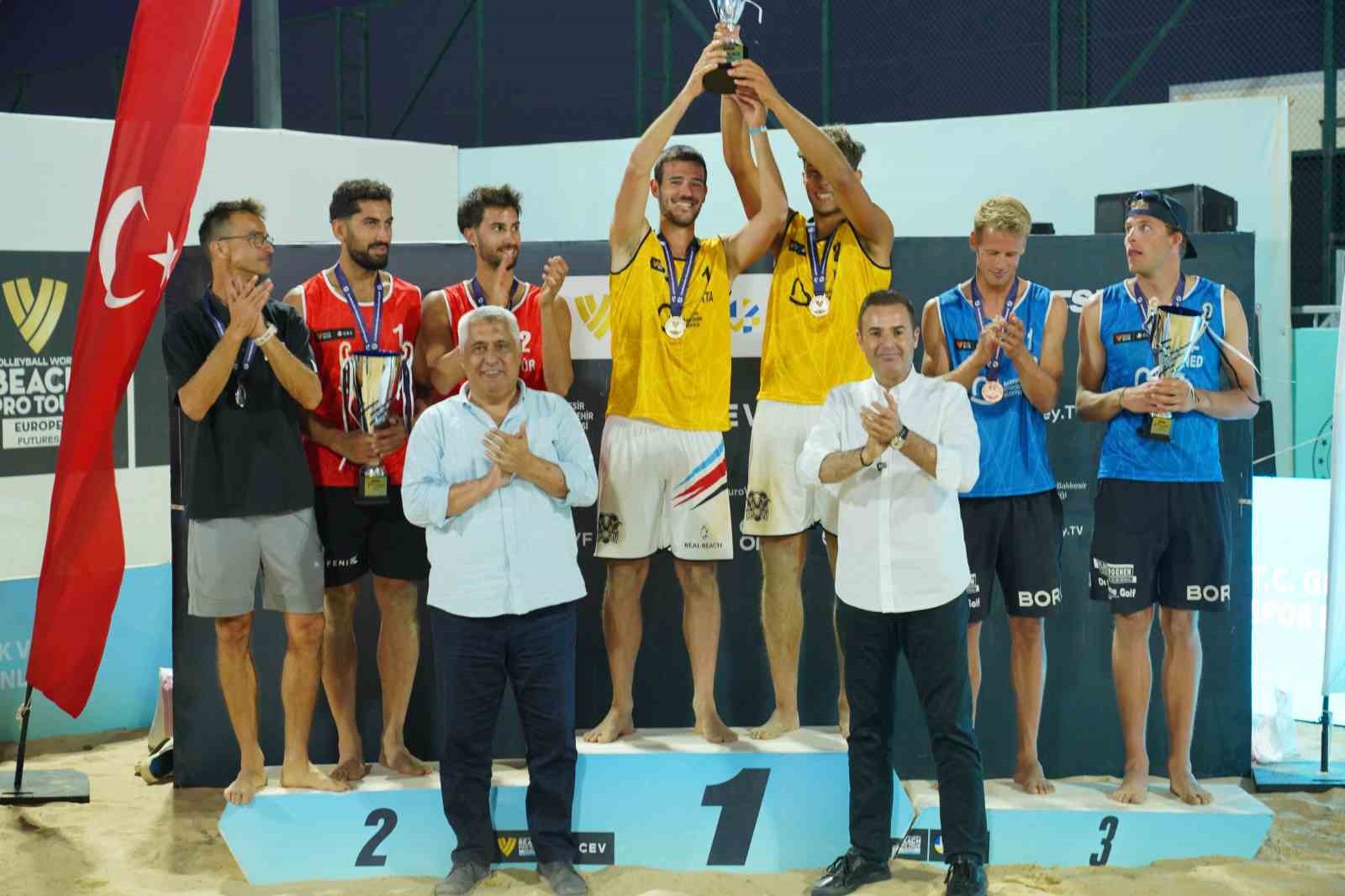 Ayvalık, Dünya Plaj Voleybolu heyecanına ev sahipliği yaptı