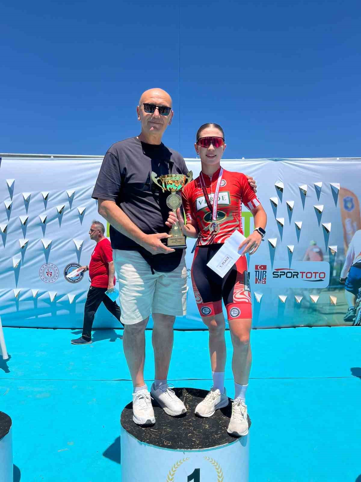 Akhisarlı pedallar Kocaeli’de 6 madalya ve 2 şampiyonluk kazandı