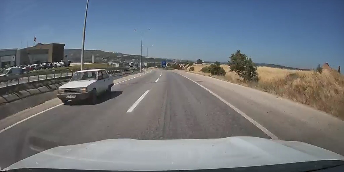 Çanakkale’de ters yönde giden sürücü kazaya davetiye çıkarttı