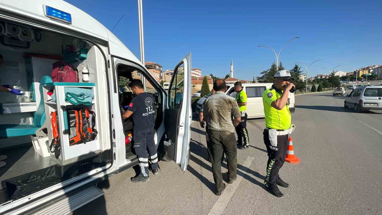 Kazayı yara almadan atlatan 81 yaşındaki sürücünün sözleri gülümsetti