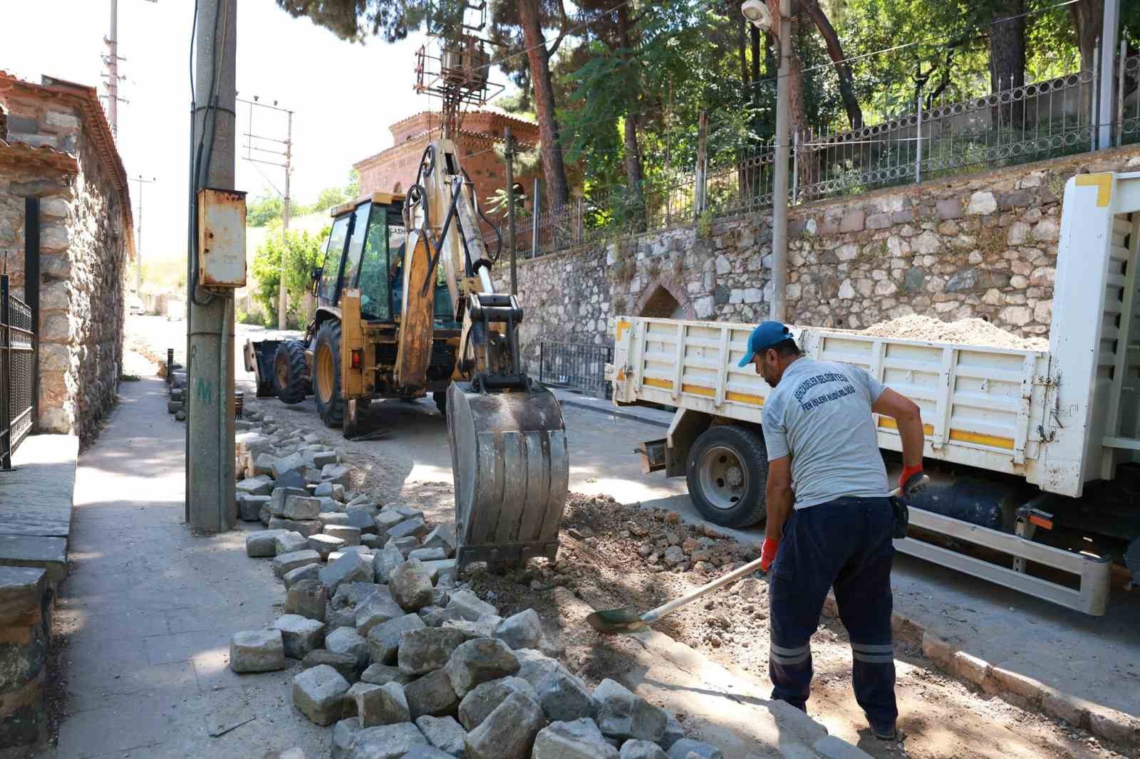 Şehzadeler’de 67 mahallede çalışmalar aralıksız devam ediyor