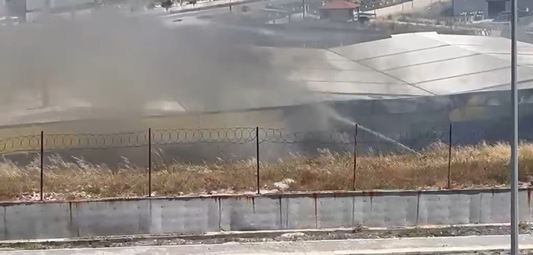 Kütahya 30 Ağustos OSB’de çömlek fabrikasında yangın paniği