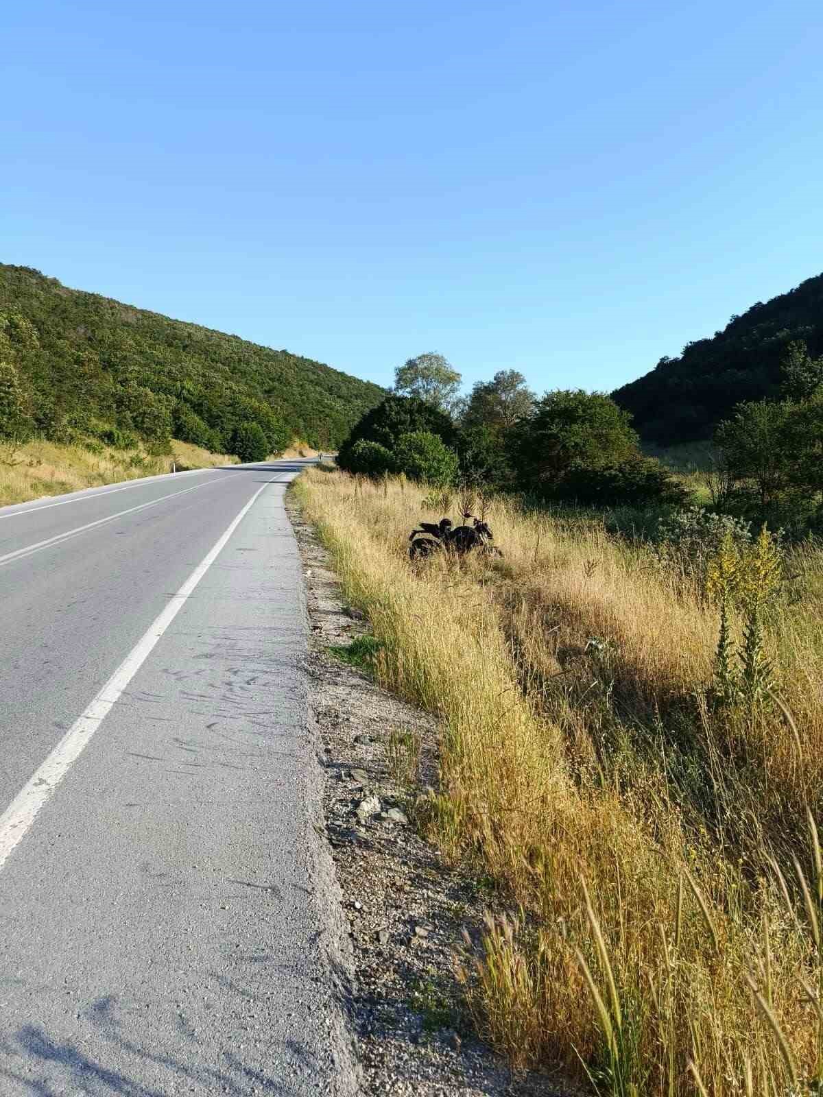 Direksiyon hâkimiyetini kaybeden motosiklet tarlaya savruldu: 1 yaralı