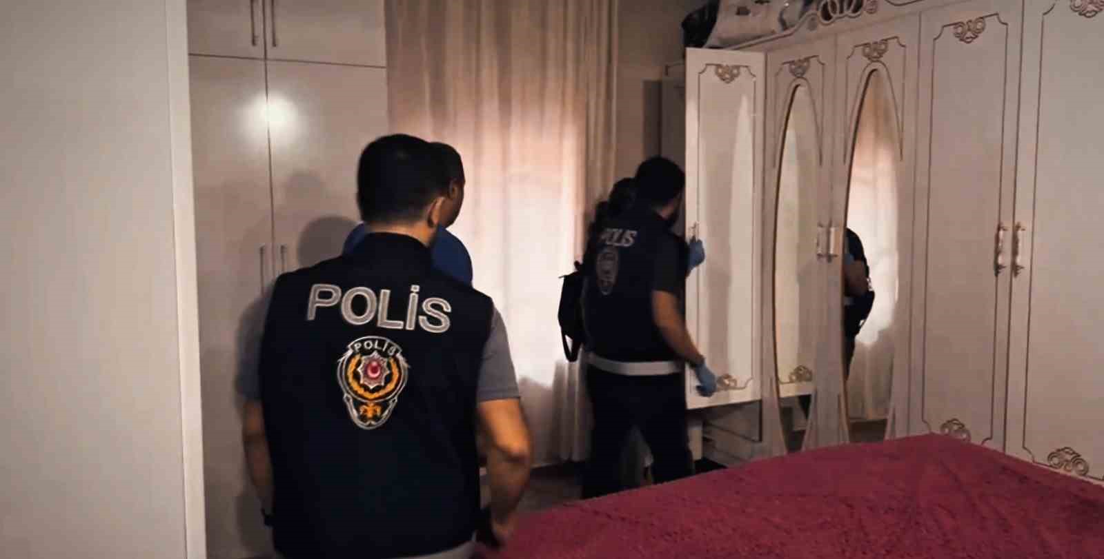 Mardin merkezli 5 ilde gerçekleştirilen ehliyet sınavı çetesi operasyonunda 44 şüpheli yakalandı