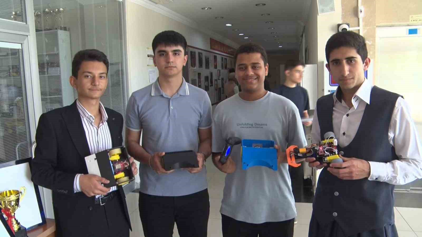 Afrikalı ve Türk öğrenciler tasarlayıp geliştirdikleri robotlarla Türkiye şampiyonu oldular