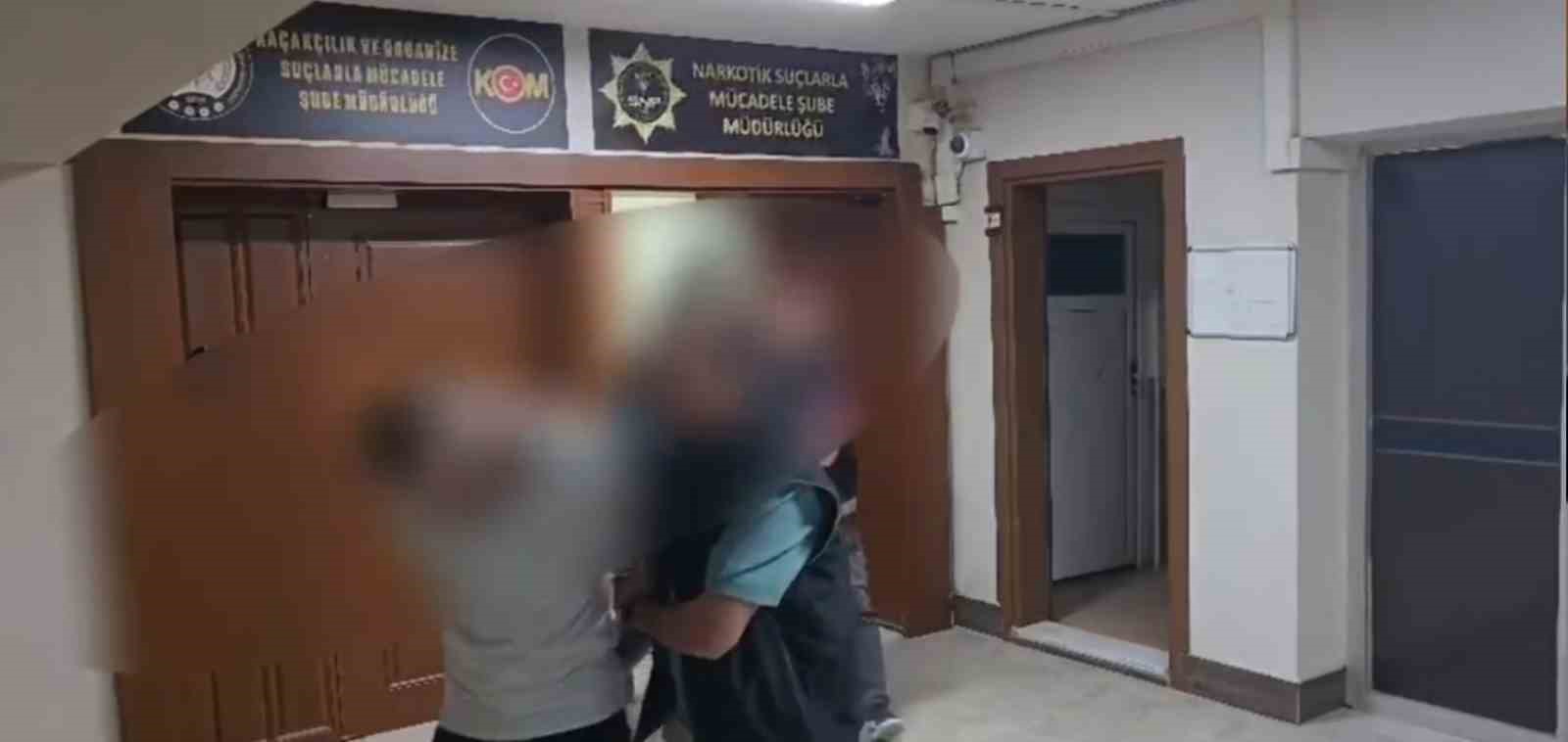 Sakarya’da kiraladıkları ofisi uyuşturucu ticaretinde kullanan 2 şahıs tutuklandı