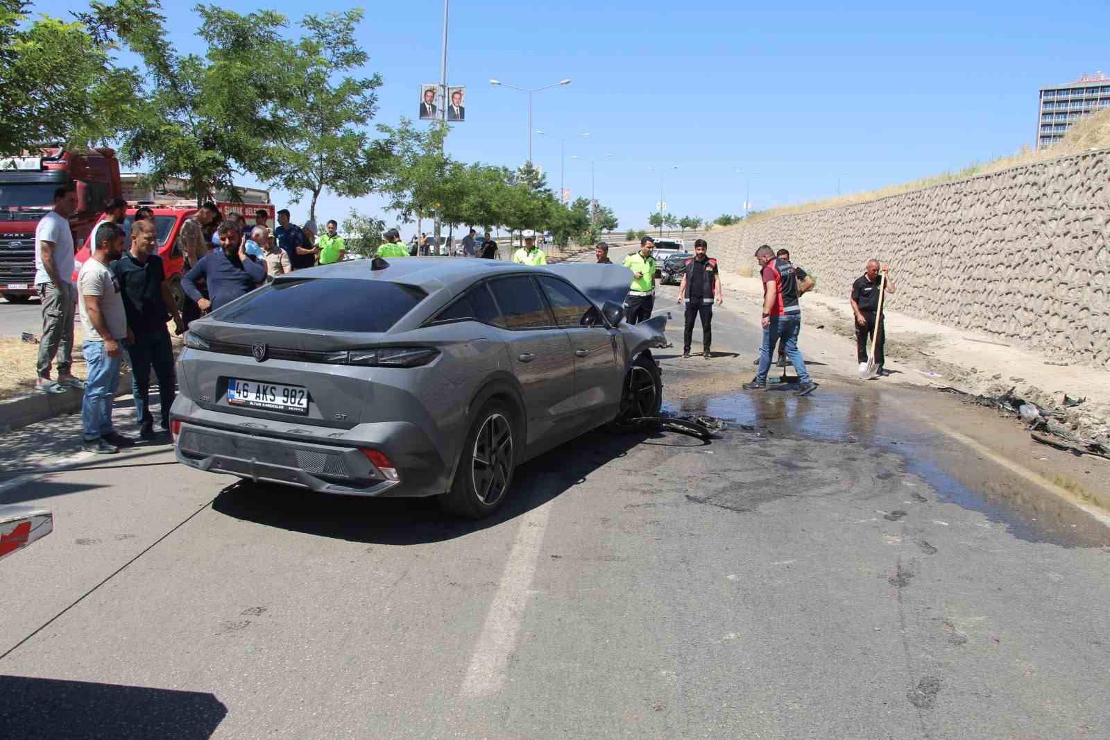 Şırnak’ta feci trafik kazası: Öğretmen hayatını kaybetti, 3 kişi yaralandı