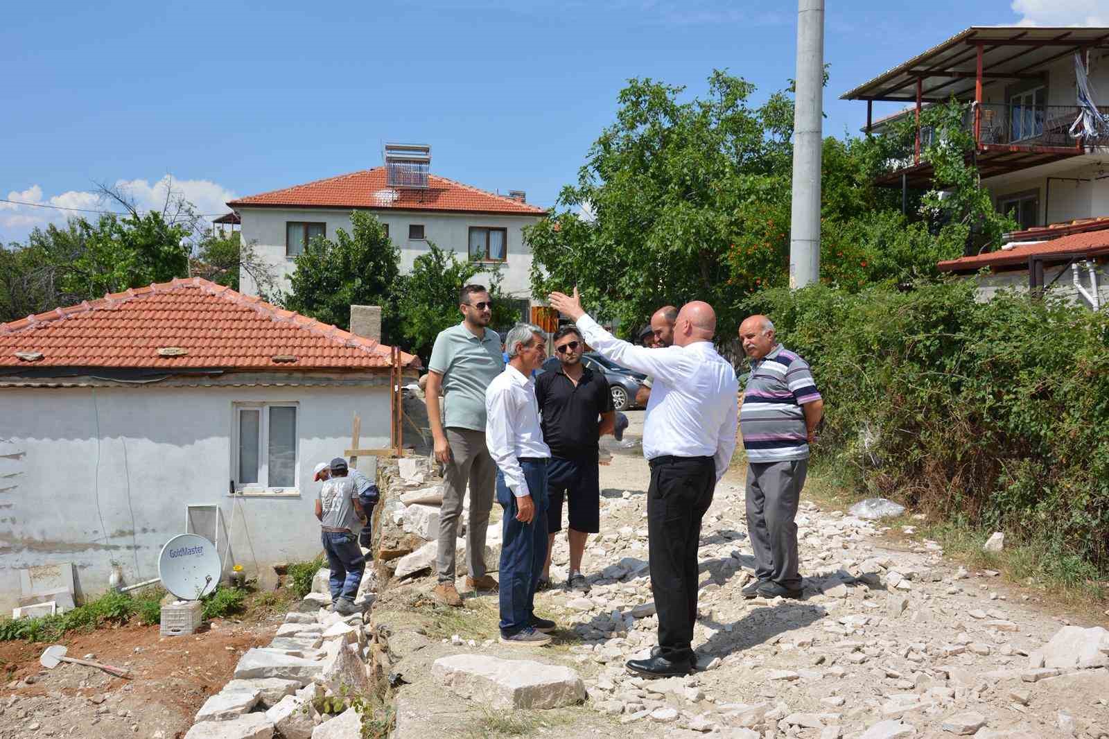 Başkan Kumral mahallelerde süren çalışmaları yerinde inceledi