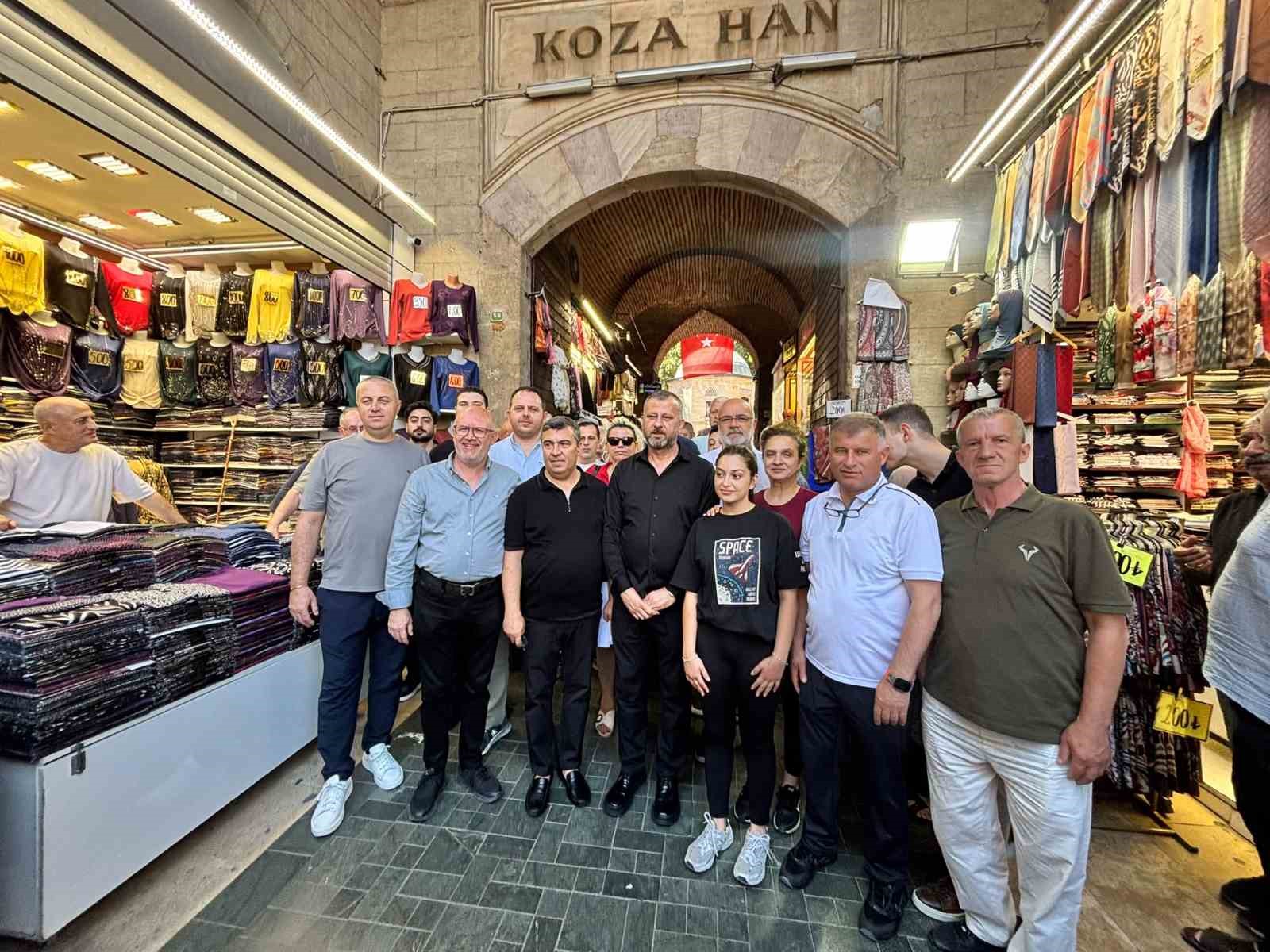 530 yıllık tarihi Kozahan’da masa sandalyeler yeniden açıldı