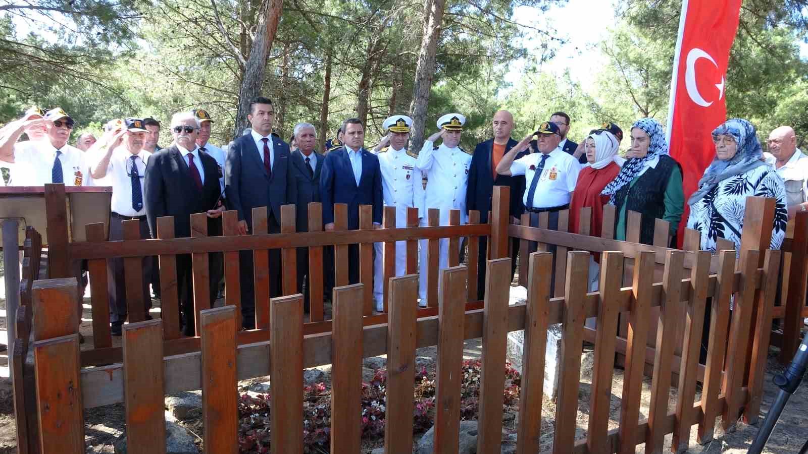 Şehit Tabip Binbaşı Mehmet İsmail Bey, kabri başında dualarla anıldı