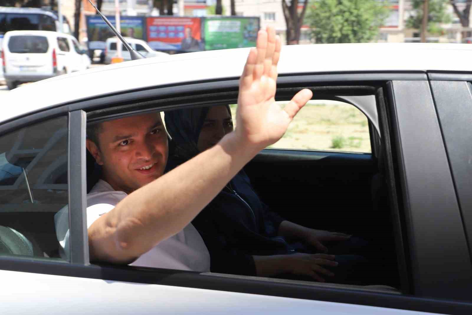 Saruhanlı Kaymakamı Murat Acar gözyaşları ve dualarla uğurlandı