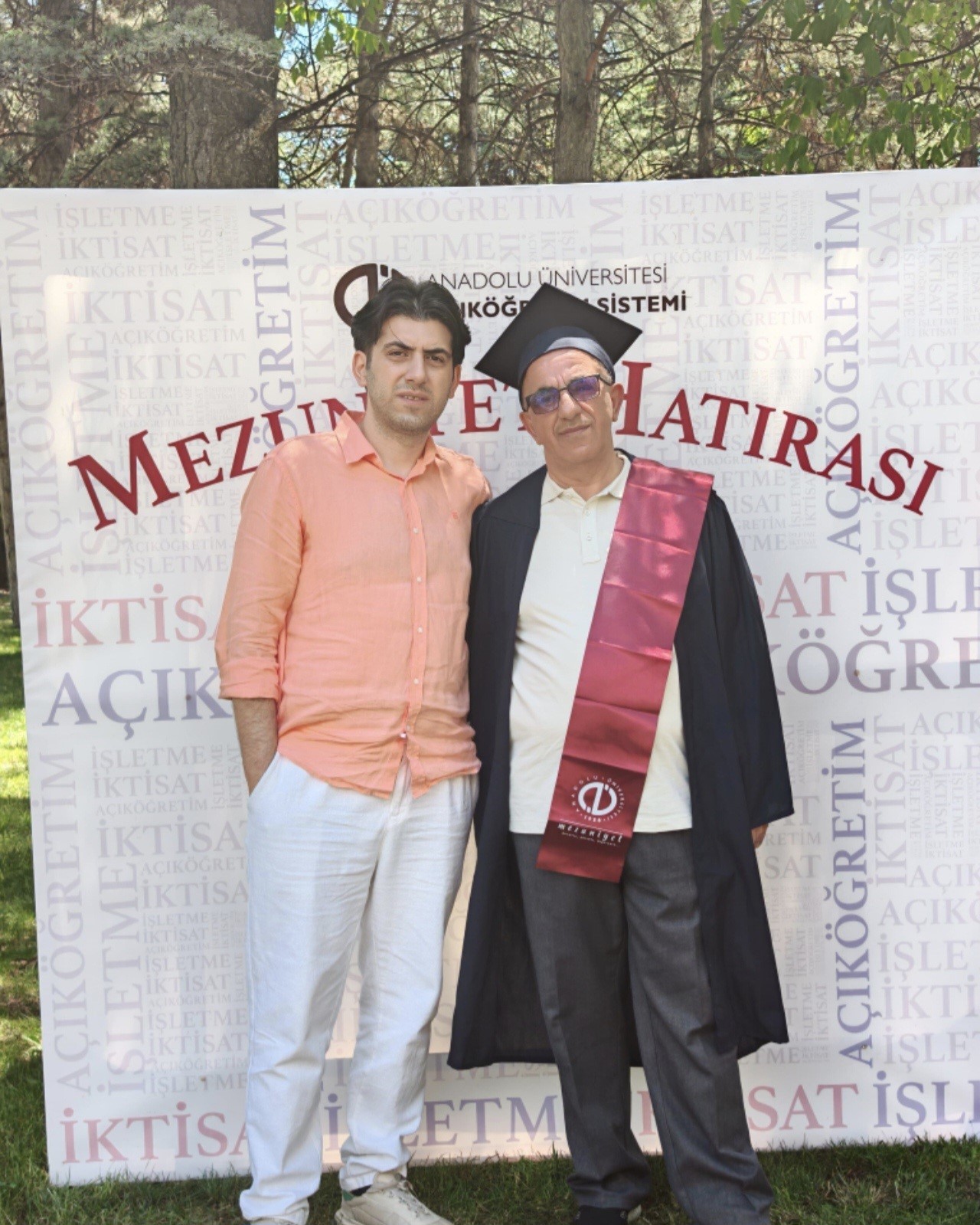 Bursa’nın aile hekimi Dr. Ahmet Kartal, 10’uncu diplomasını Eskişehir’de aldı