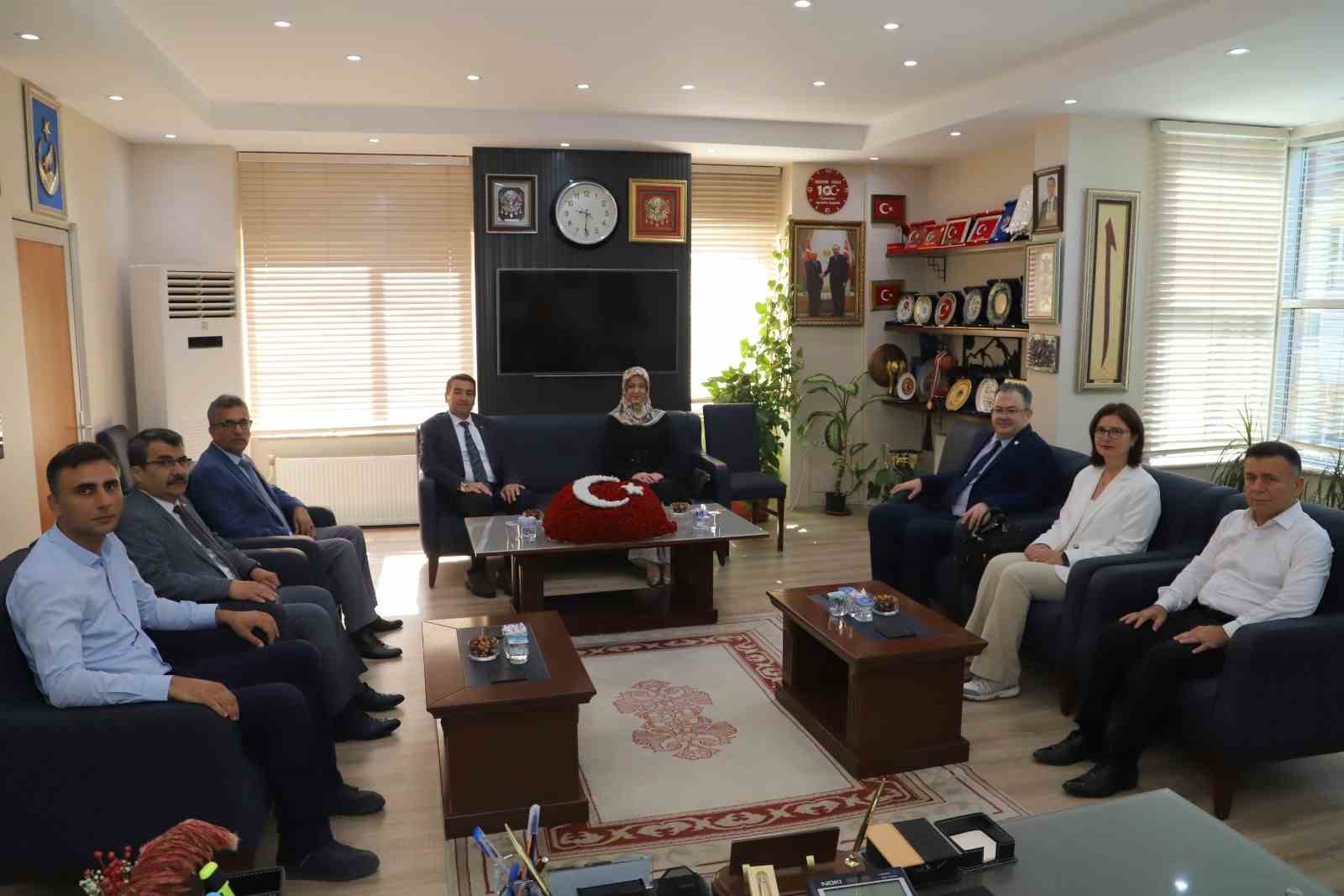 Rektör Kibar Saruhanlı MYO inşaatını yerinde inceledi