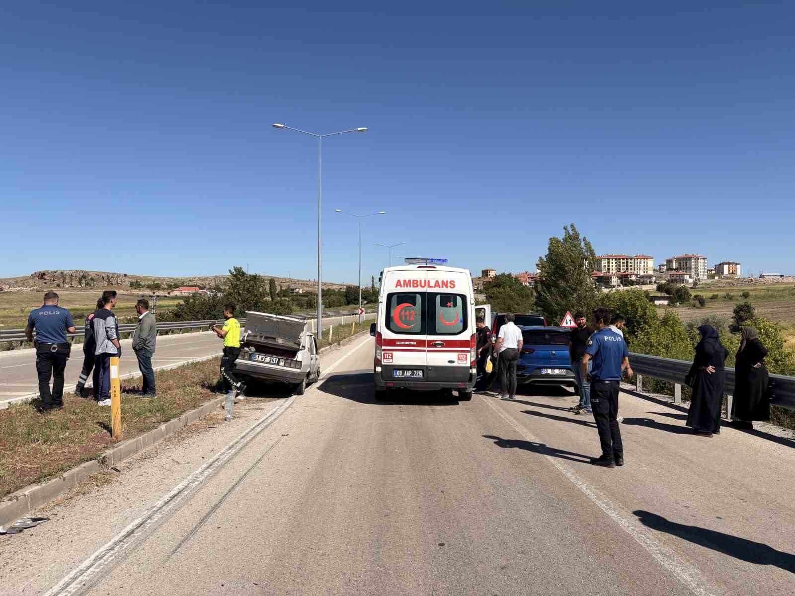 Aksaray’da otomobil minibüse çarptı: 8 yaralı