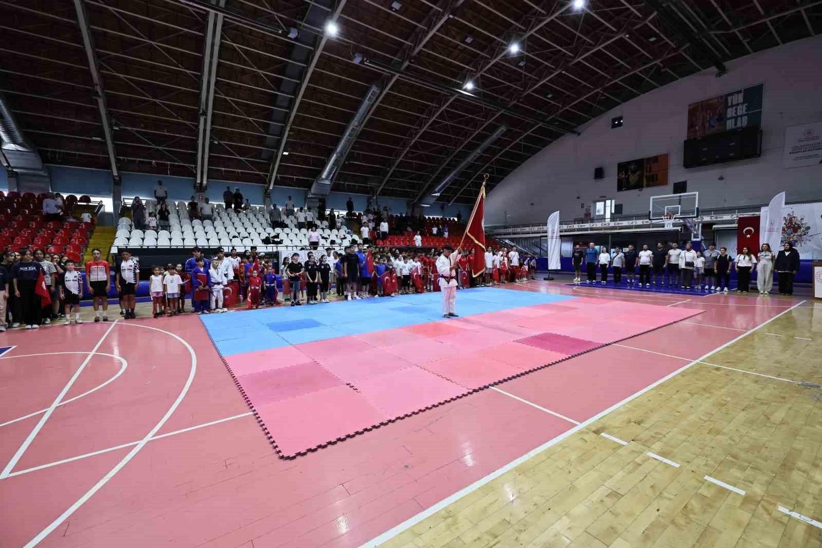 Manisa’da GSB Spor Okulları ile 36 branşta ücretsiz spor eğitimi başladı