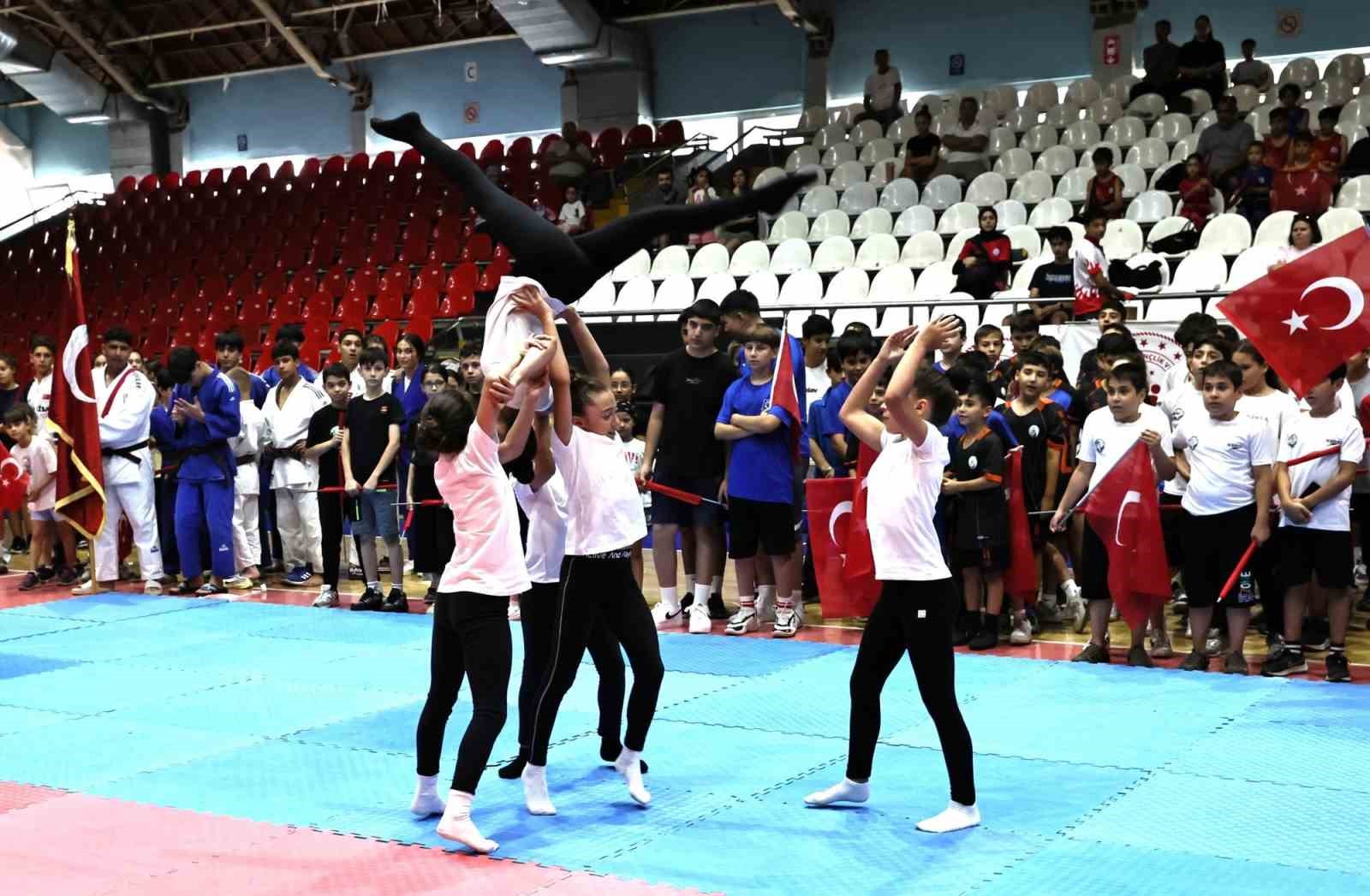 Manisa’da GSB Spor Okulları ile 36 branşta ücretsiz spor eğitimi başladı