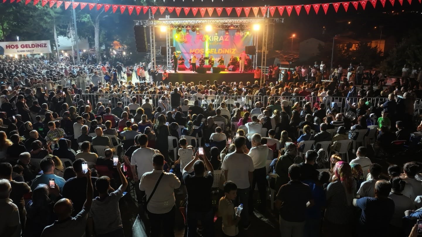 28. Yeşilyurt Kültür, Spor ve Kiraz Festivali’nde türkü dolu gece