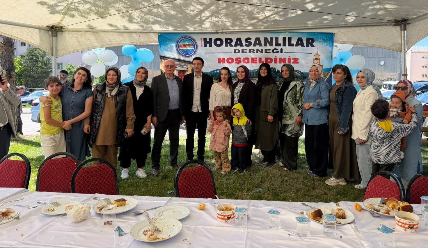 "Bahçe bizden, bohça sizden"  diyerek buluştular
