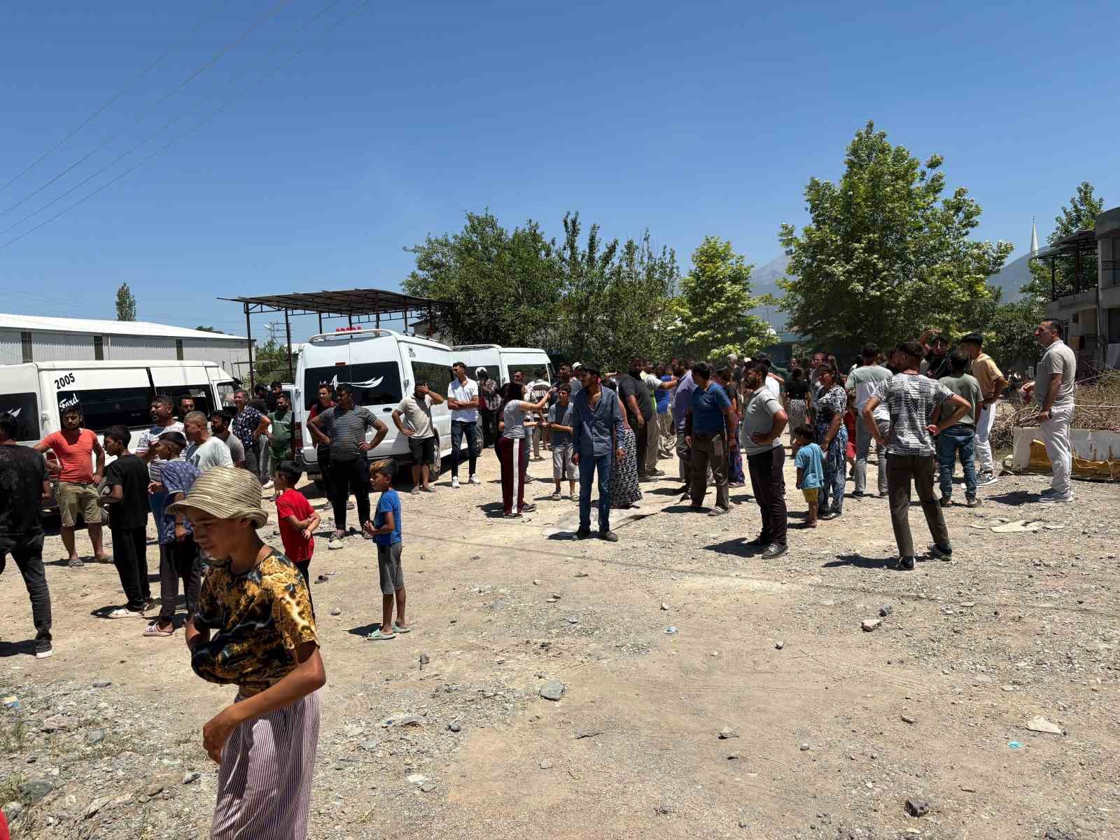Osmaniye’de iki grup arasında çıkan kavganın ardından ev yakıldı: 1 yaralı