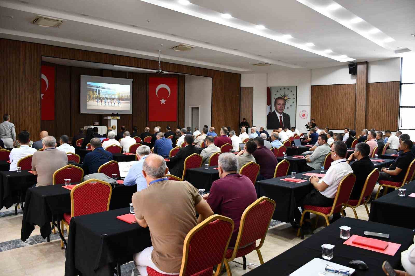 81 ilin öğretmenevi müdürleri Hakkâri’de buluştu