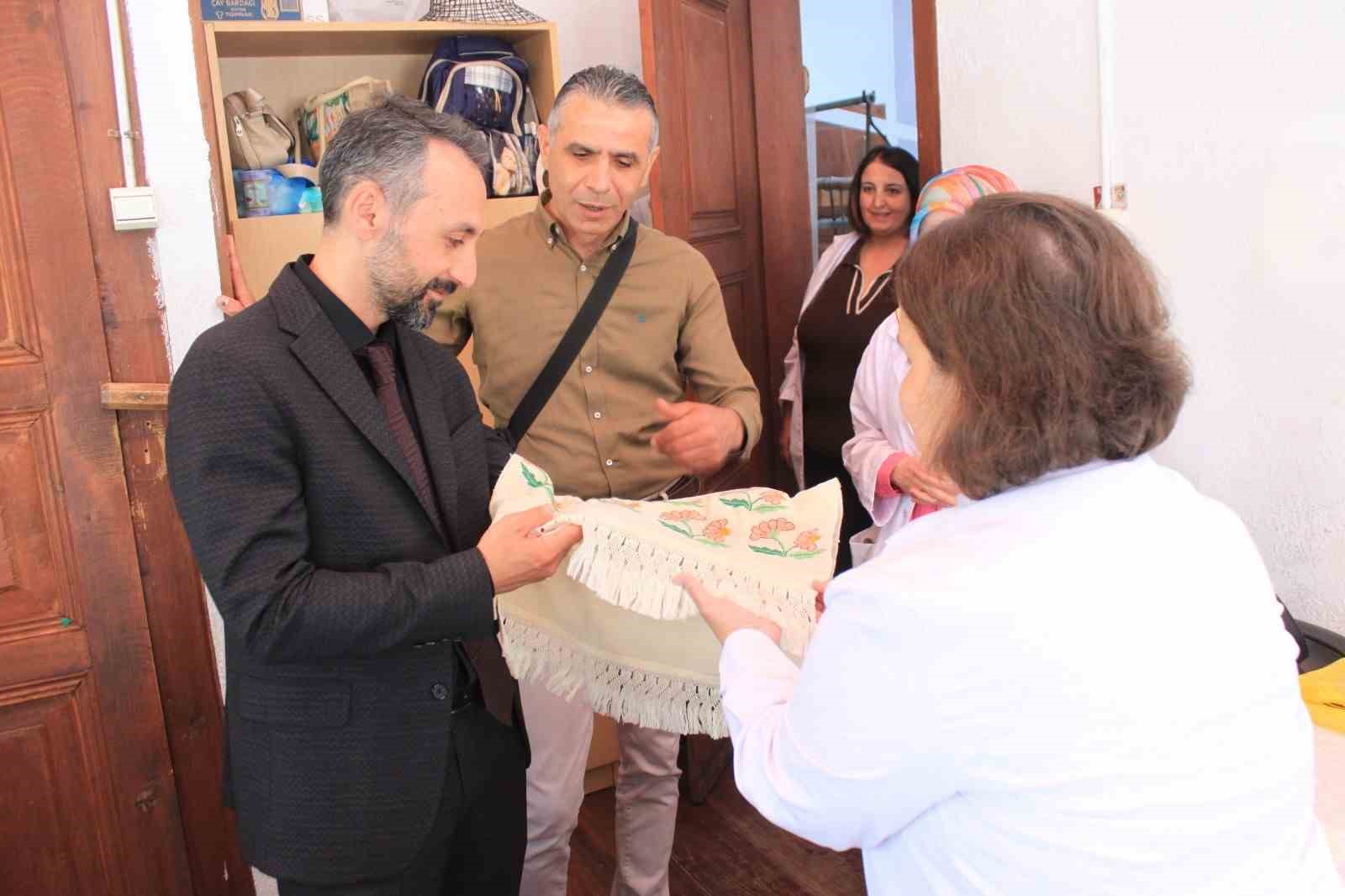 Fabrika gibi çalışıyor: Eğitim, üretim ve istihdam bir arada