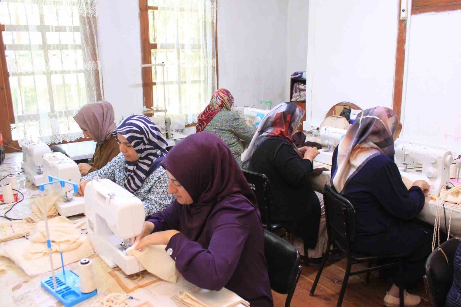 Fabrika gibi çalışıyor: Eğitim, üretim ve istihdam bir arada