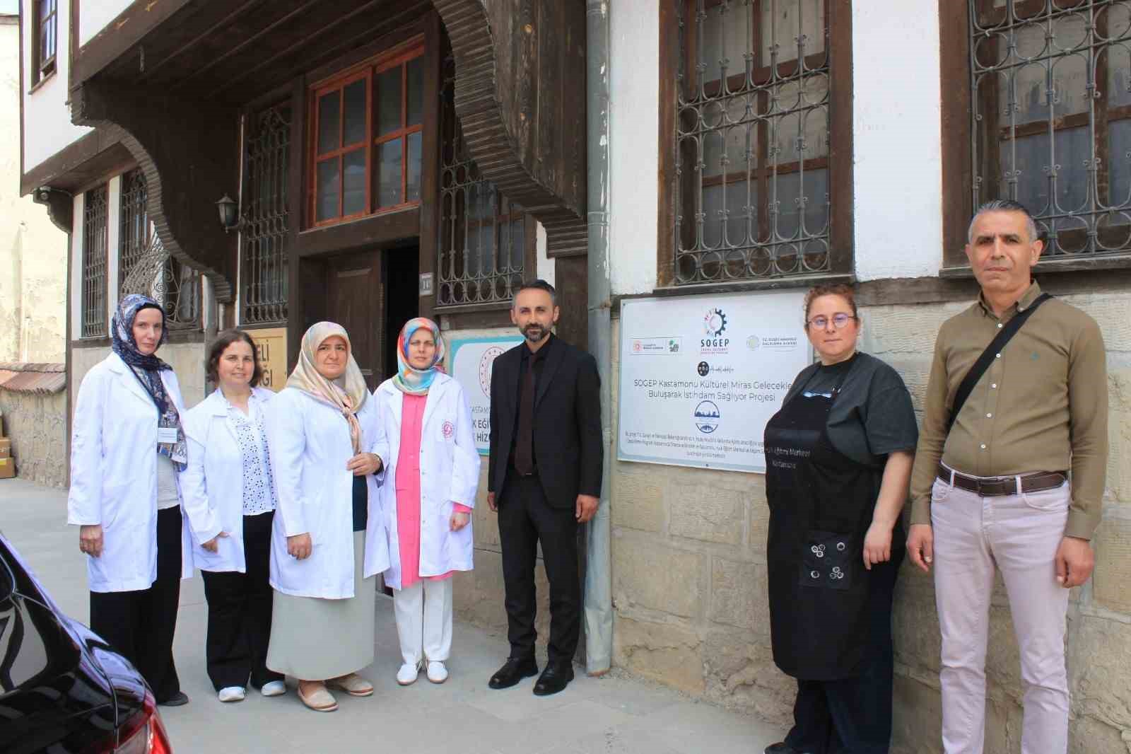 Fabrika gibi çalışıyor: Eğitim, üretim ve istihdam bir arada
