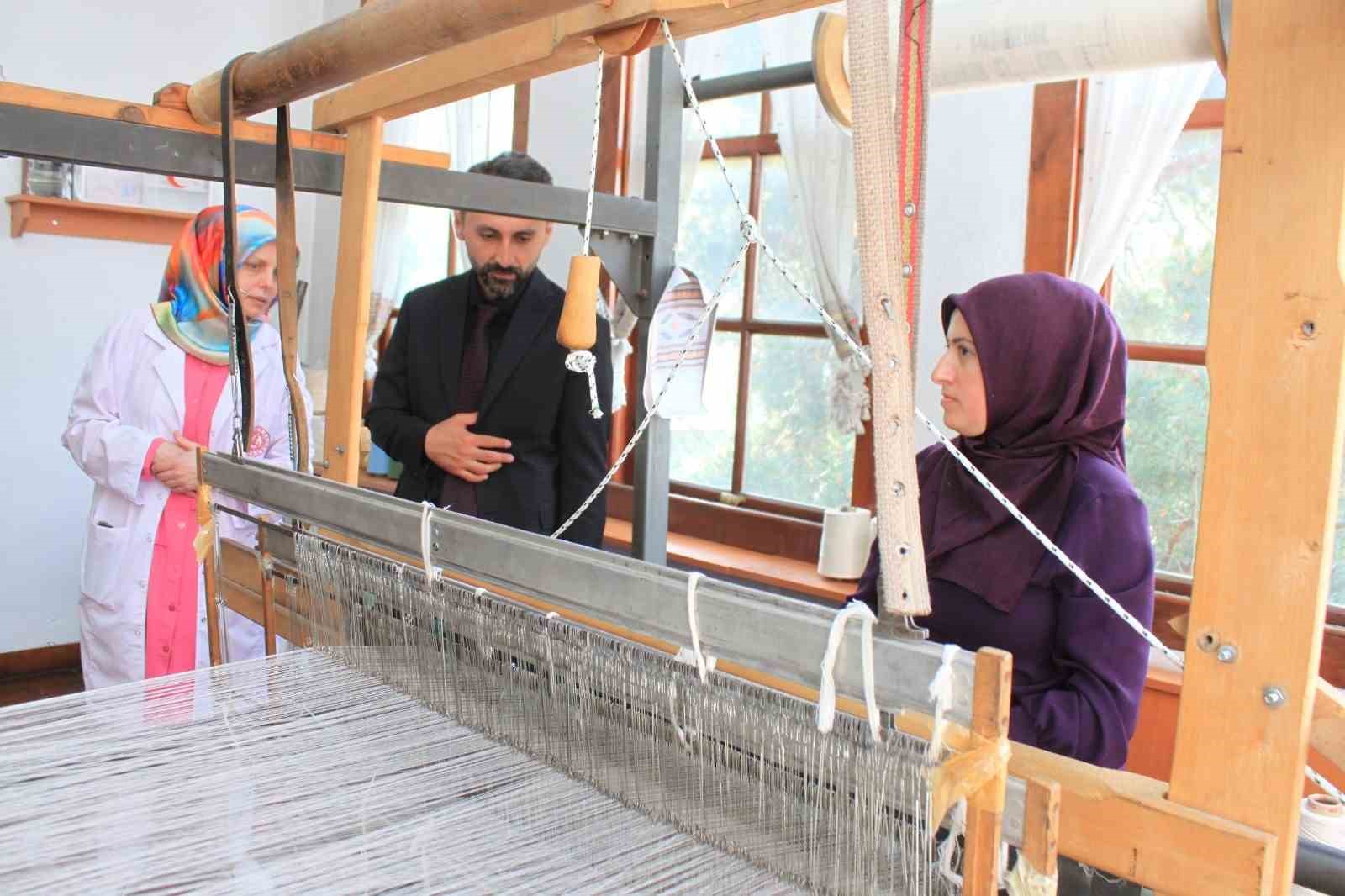 Fabrika gibi çalışıyor: Eğitim, üretim ve istihdam bir arada