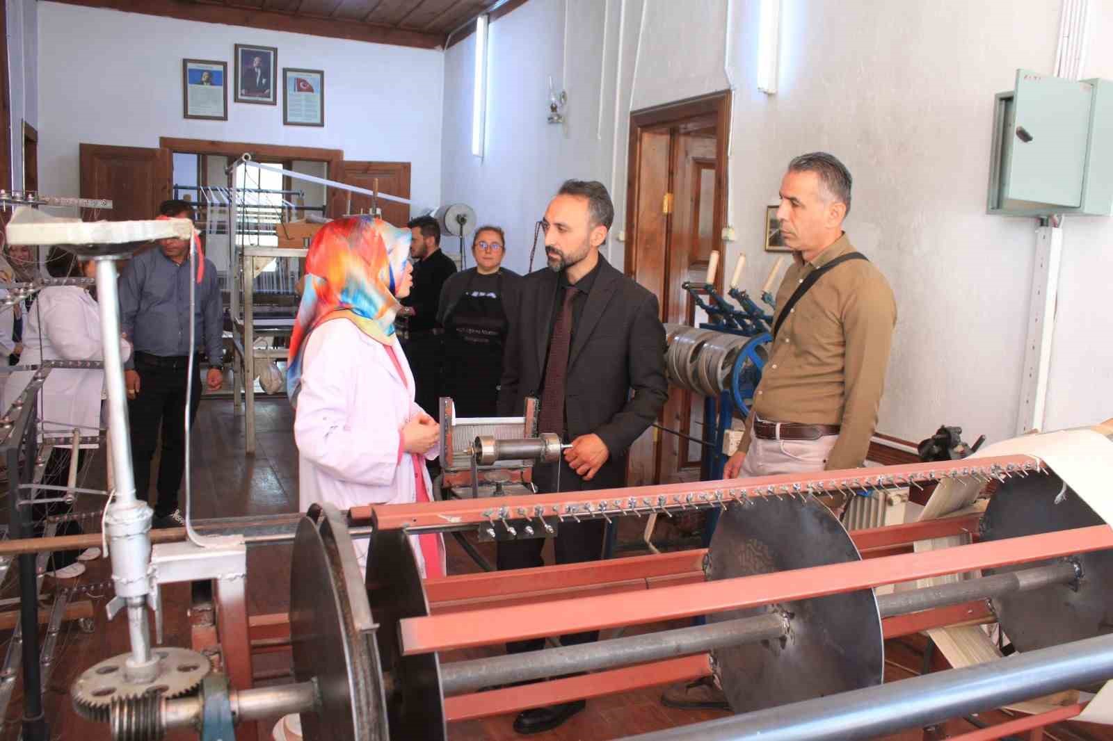 Fabrika gibi çalışıyor: Eğitim, üretim ve istihdam bir arada
