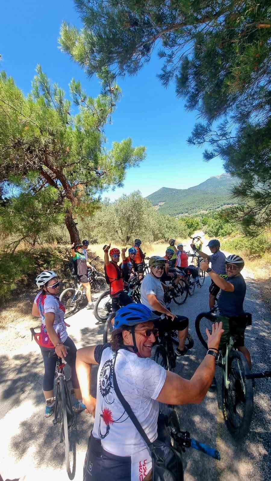 Ege’nin iki yakası dostluk için pedal çevirdi