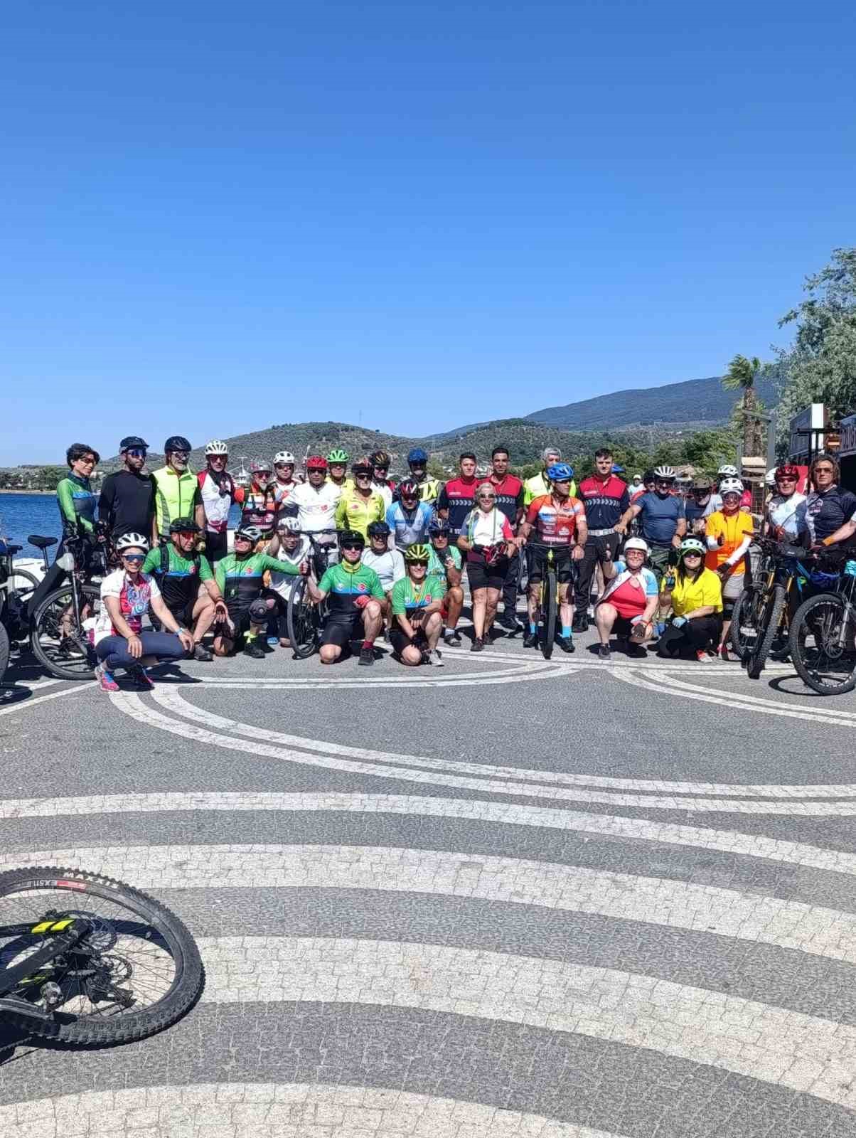 Ege’nin iki yakası dostluk için pedal çevirdi