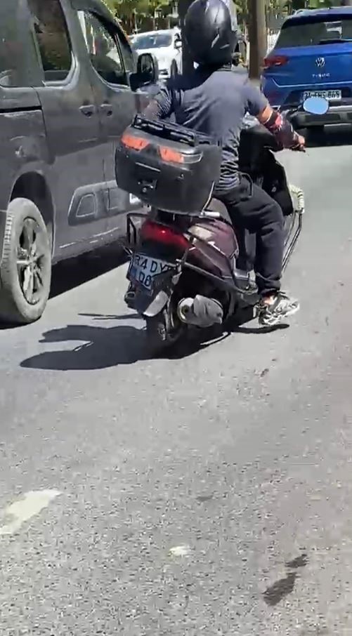 Beylikdüzü’nde trafikte yakalamamak için plakasına zarar veren motosikletliye 320 bin TL para cezası