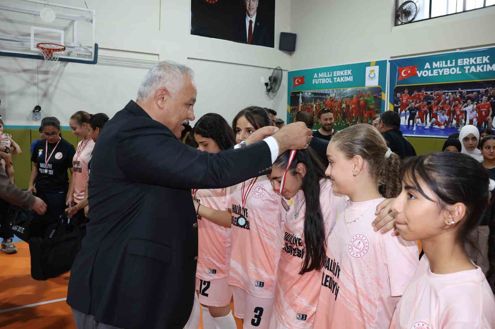 Genç sporcular Haliliye’de voleybol coşkusu yaşadı