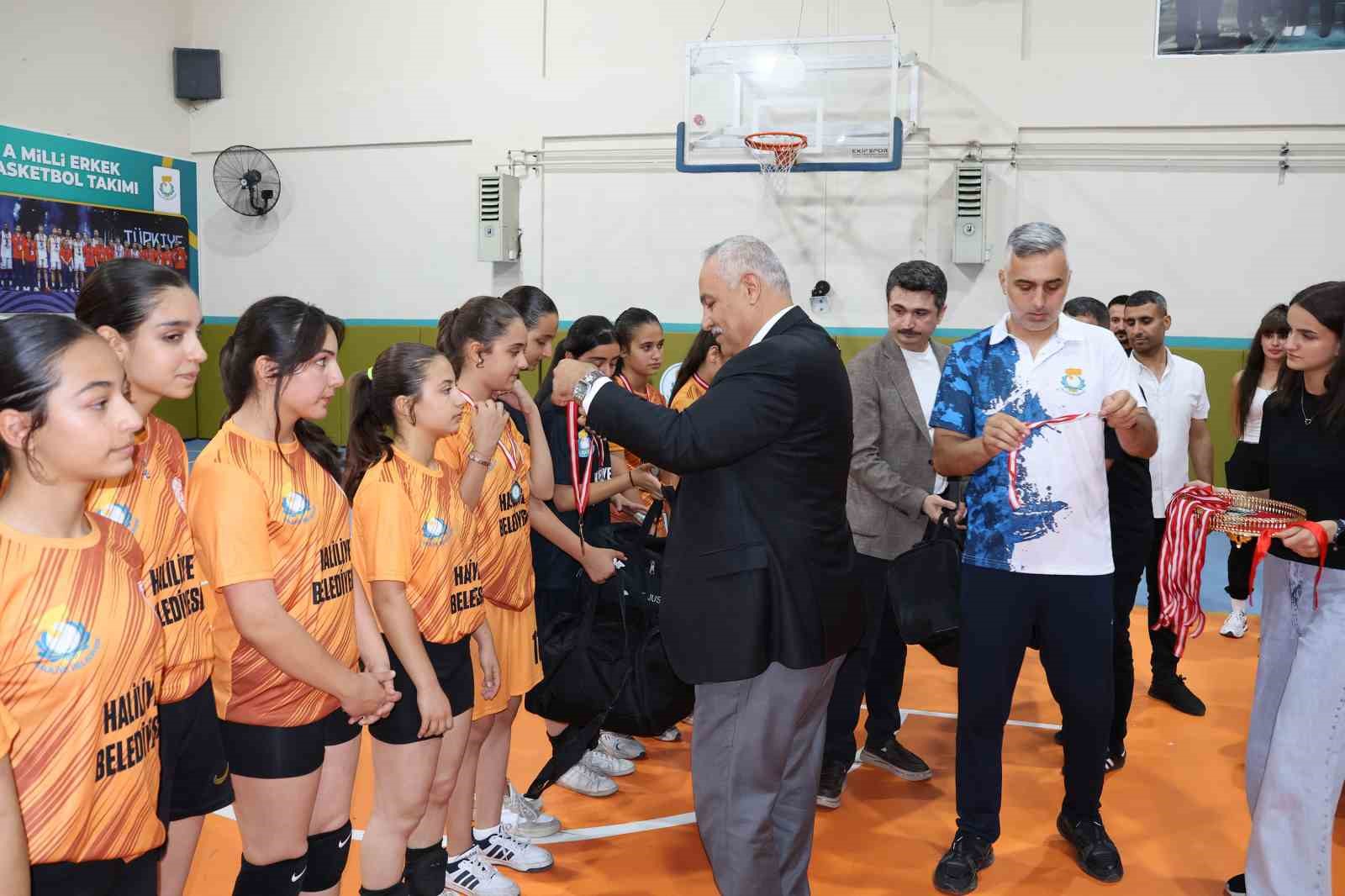 Genç sporcular Haliliye’de voleybol coşkusu yaşadı